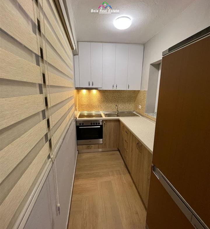 Tirane, jepet me qera apartament 1+1 Kati 3, 65 m² 550 € (PRANE MINISTRIE SE ARSIMIT)