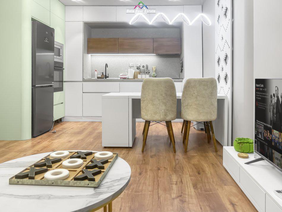 Tirane, jepet me qera apartament 1+1+Ballkon Kati 2, 62 m² 1100 € (bllok)