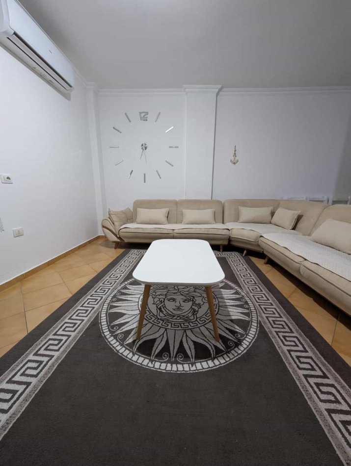 Tirane, jepet me qera apartament 2+1+Ballkon Kati 1, 86 m² 450 € (rruga dajtit)