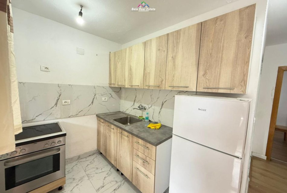 Tirane, jepet me qera Vile 2+1 Kati 2, 78 m² 350 € (Rruga Sadik Petrela)