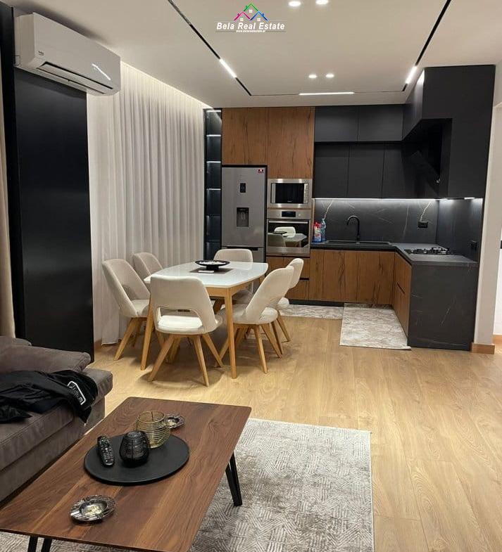 Tirane, jepet me qera apartament 2+1+Ballkon Kati 5, 133 m² 650 € (Rruga Sabri Preveza)