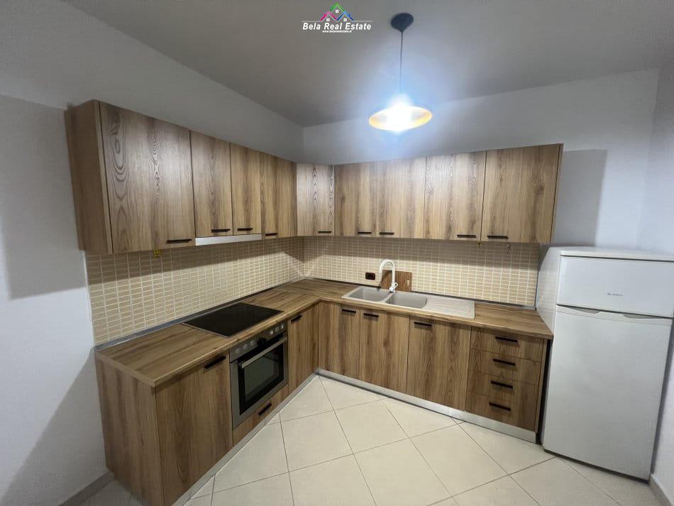 Tirane, jepet me qera apartament 2+1 Kati 2, 90 m² 500 € (Rruga Loni Ligori)