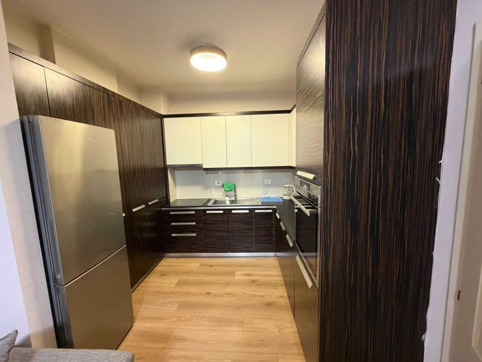 Tirane, jepet me qera apartament 2+1 Kati 6, 106 m² 650 € (Rruga Erzen Lita)