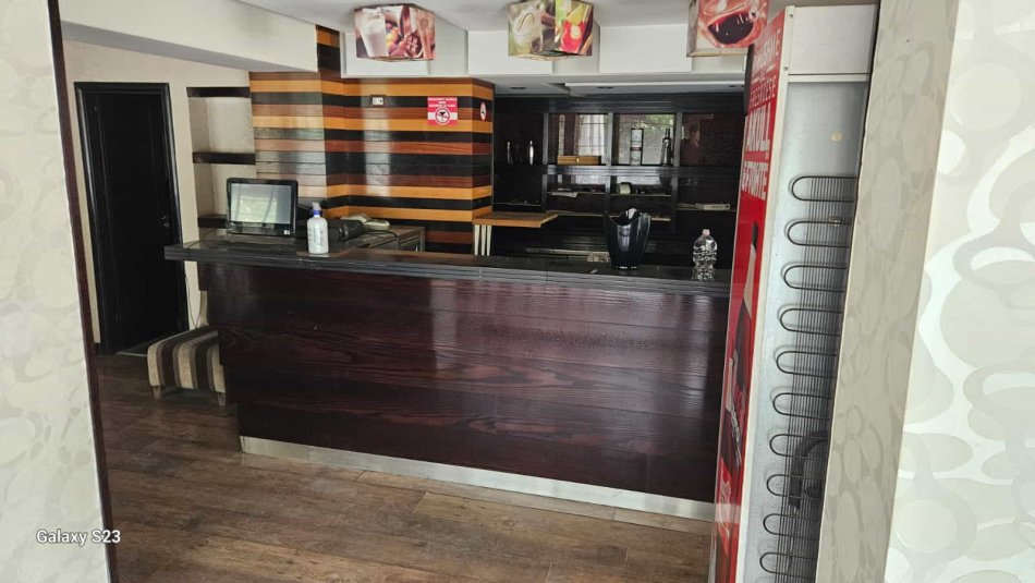 Tirane, jepet me qera lokal Kati 2, 200 m² 1.000 € (sheshi willson)