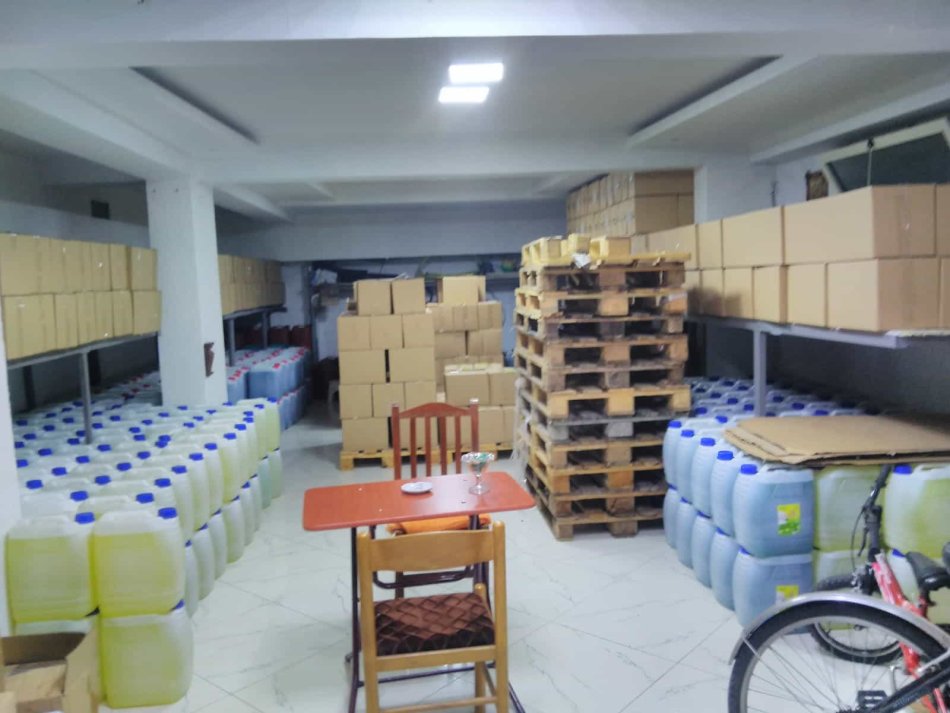 Tirane, jepet me qera dyqan Kati -1, 80 m² 520 € (Rruga Isuf Elezi)