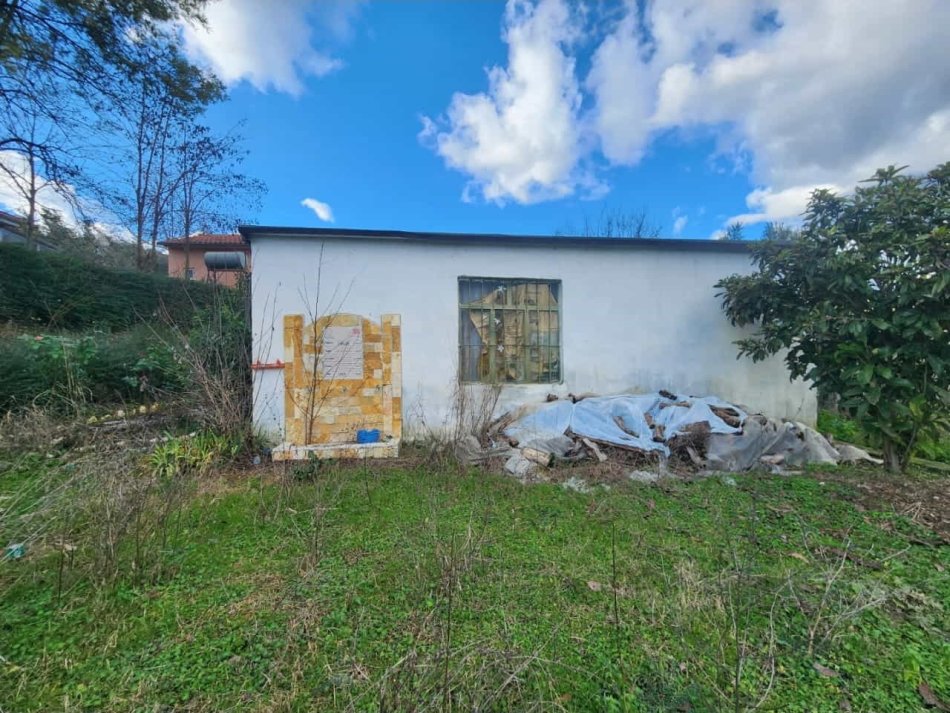 Elbasan, shes Vile 1+1 , 300 m² 35.000 € (Ullishte)