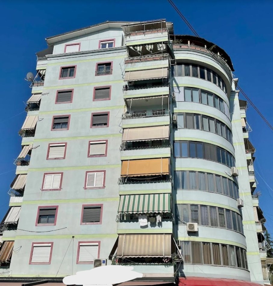 Tirane, shitet dyqan Kati 0, 47 m² 80.000 € (Kompleksi Grand, Ish Tregu Elektrik)
