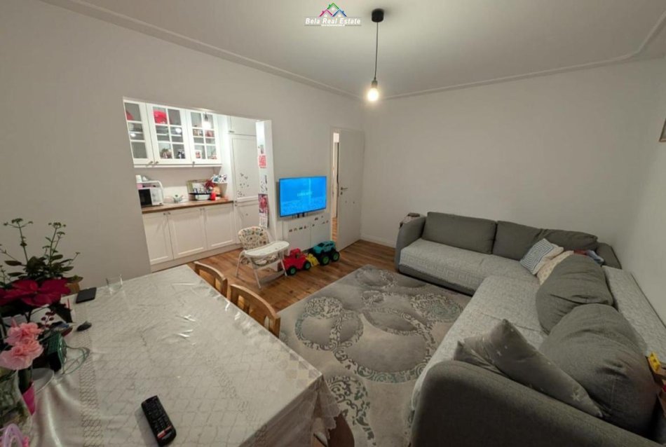 Tirane, shitet apartament 2+1 Kati 3, 75 m² 191.800 € (rruga kongresi i Lushnjes)