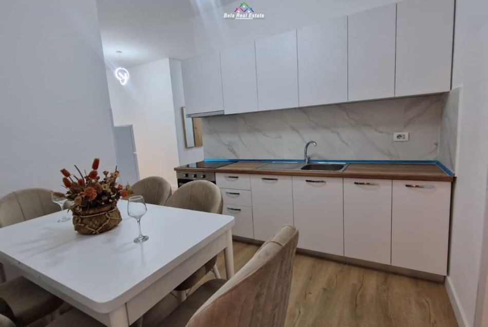 Tirane, jepet me qera apartament 1+1 Kati 5, 70 m² 1.039 € (islam alla)