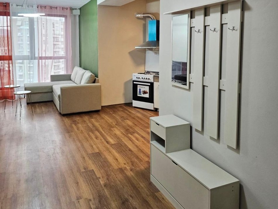 jepet me qera apartament Kati 10, 80 m² 520 € (Rruga e Dafinave)
