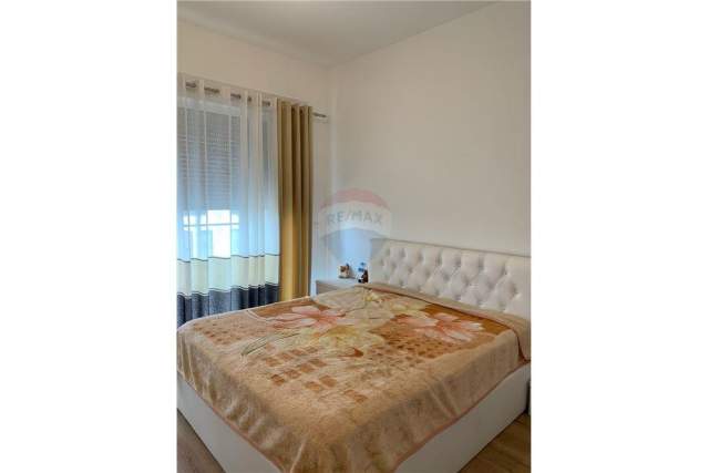 Tirane, jepet me qera apartament 1+1+BLK Kati 7, 65 m² 400 Euro (NDRE MJEDA)