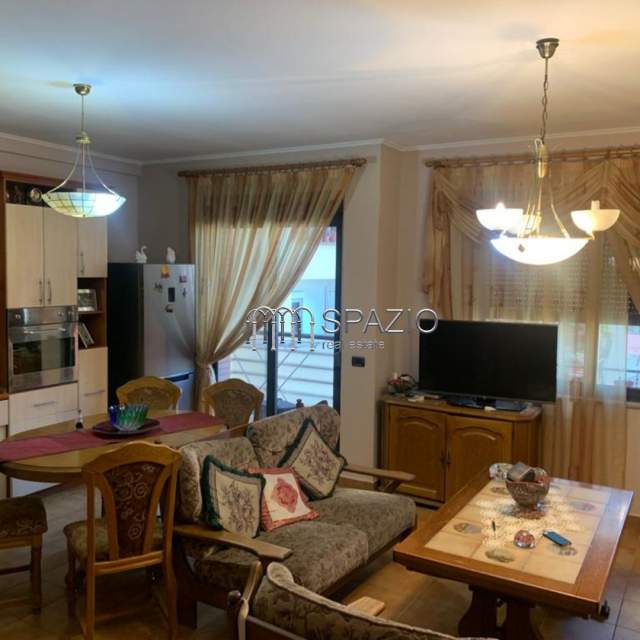 Tirane, shitet apartament Kati 7, 104 m² 1.700 Euro/m2 (Rruga ''Ismail Qemali'')