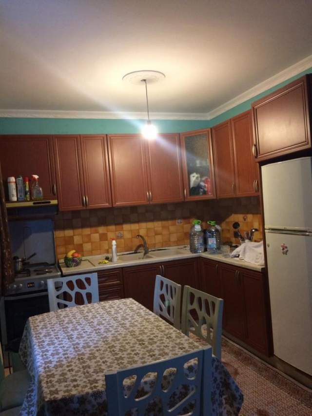 Tirane, jepet me qera apartament 2+1 Kati 5, 82 m² 33.000 Leke (Rruga 3-Deshmoret)