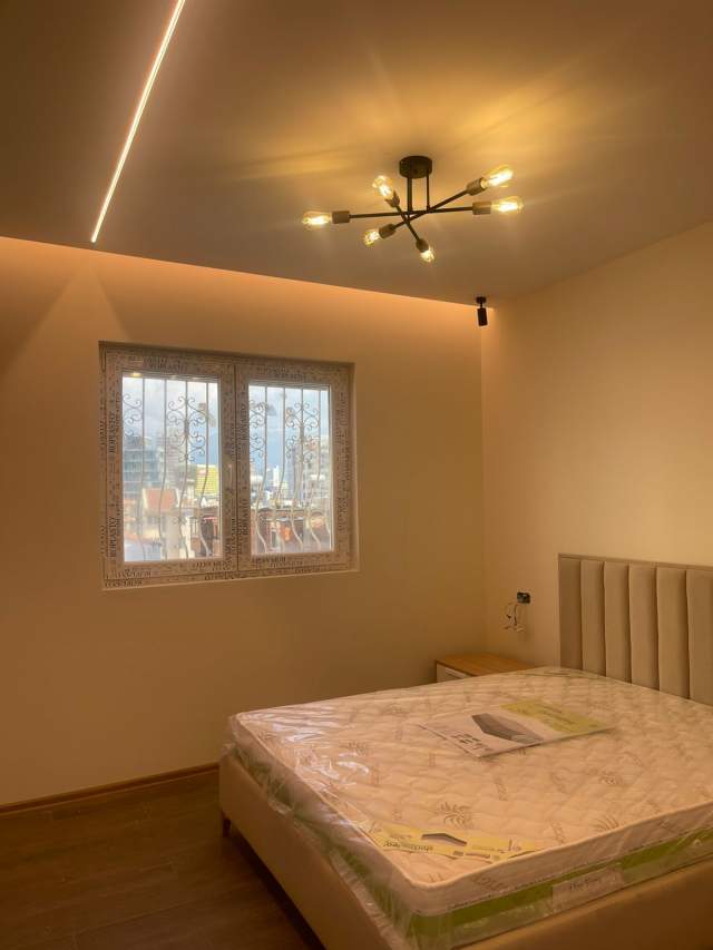 Tirane, jepet me qera apartament 100 m² 700 Euro (rruga e kavajes)