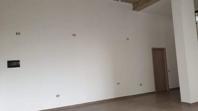 Tirane, shes dyqan Kati 0, 47 m² 70.500 Euro (Fresku)