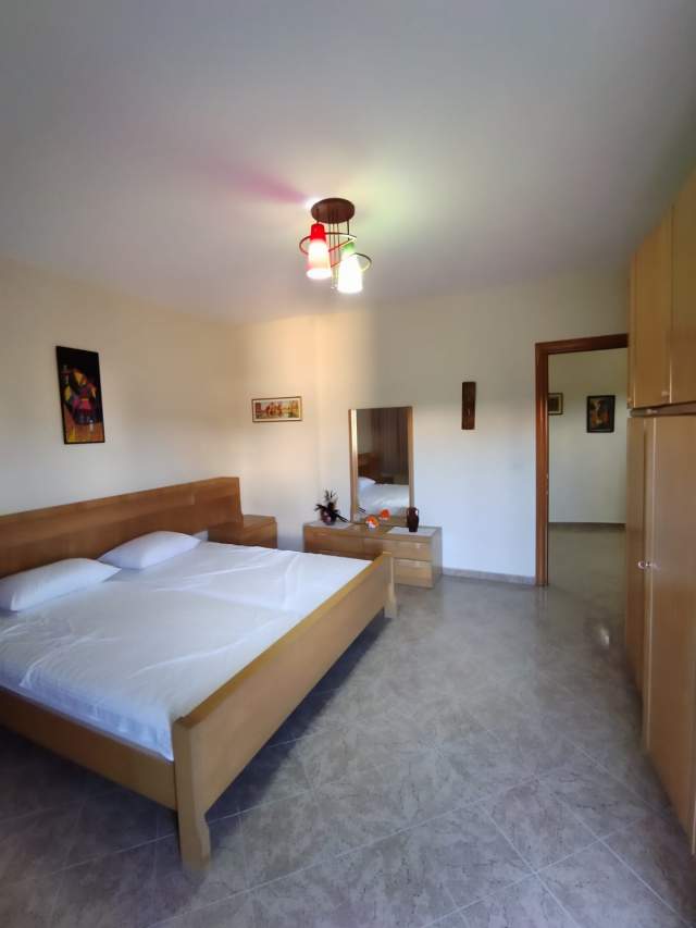 Tirane, jepet me qera apartament Kati 4, 95 m² 550 Euro (Mihal Duri)