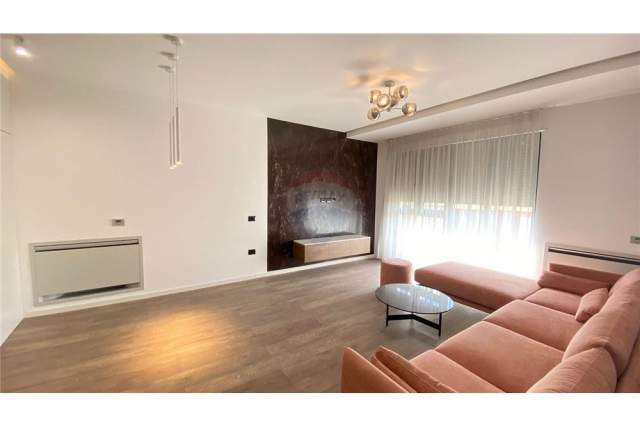 Tirane, jepet me qera apartament 1+1 65 m² 650 Euro (rruga elbasanit)
