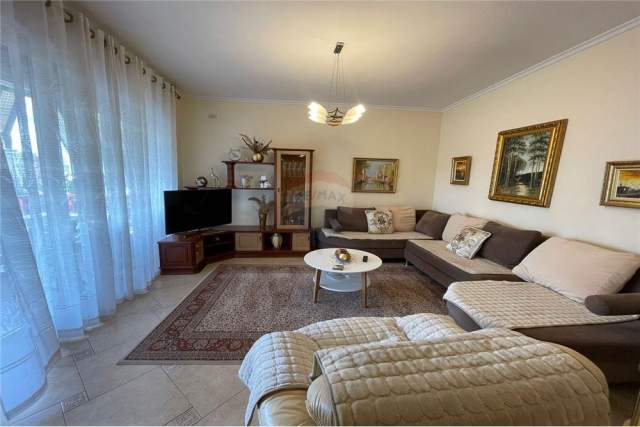 Tirane, jepet me qera apartament 3+1+A+BLK Kati 9, 130 m² 900 Euro (rruga elbasanit)
