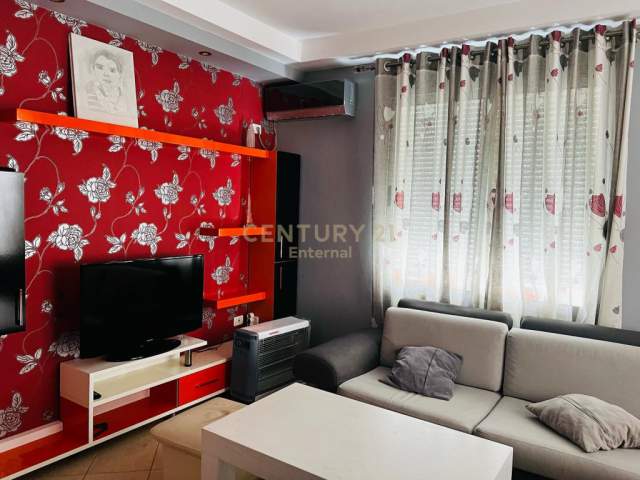 Tirane, jepet me qera apartament 1+1+BLK Kati 4, 60 m² 230 Euro (Rruga Thoma Filipeu)