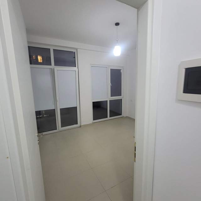 Tirane, jepet me qera apartament Kati 4, 55 m² 400 Euro