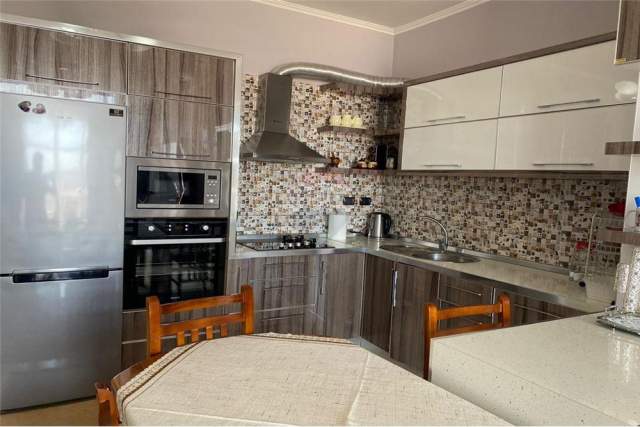 Tirane, shitet apartament 2+1+BLK Kati 2, 106 m² 65.000 Euro (Kamez)