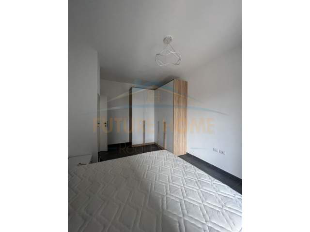 Tirane, jepet me qera apartament 1+1+BLK Kati 7, 74 m² 400 Euro (Unaza e Re)