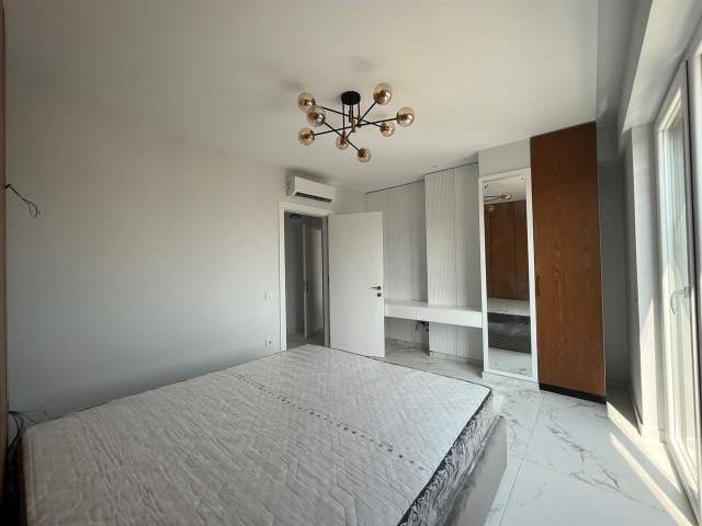 Tirane, jepet me qera apartament 2+1+BLK 100 m² 1.500 Euro (Kafe Flora)