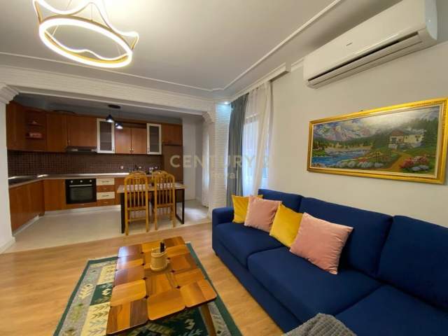 Tirane, jepet me qera apartament 1+1, 550 Euro (Spitali Amerikan 2)