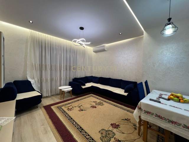 Tirane, jepet me qera apartament 2+1+BLK Kati 7, 102 m² 500 Euro (Yzberisht)