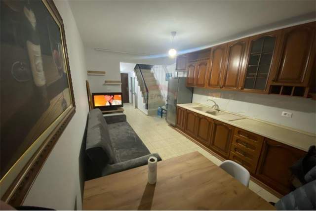 Tirane, jap me qera apartament duplex 1+1 Kati 3, 55 m² 450 Euro