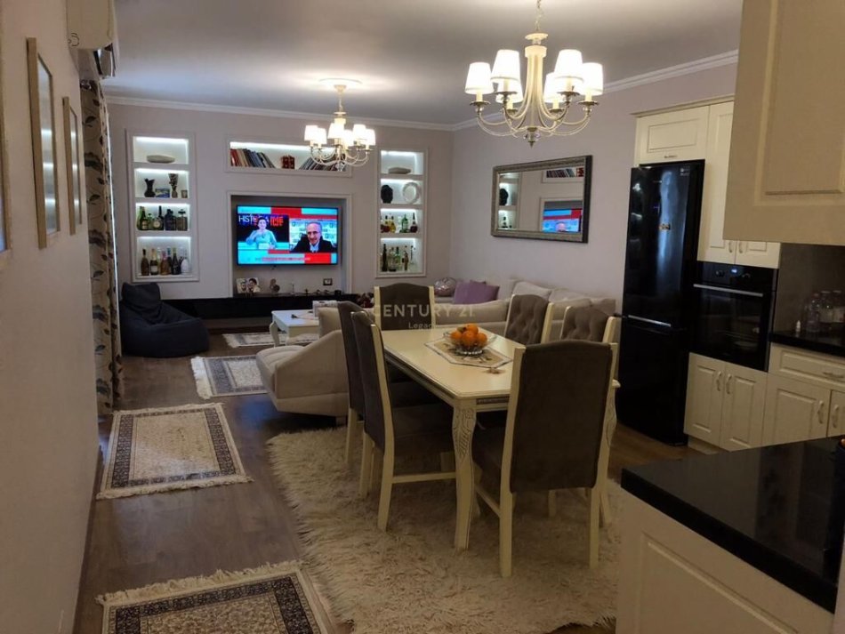 Tirane, shitet apartament 2+1 Kati 5, 125 m² 150.000 € 