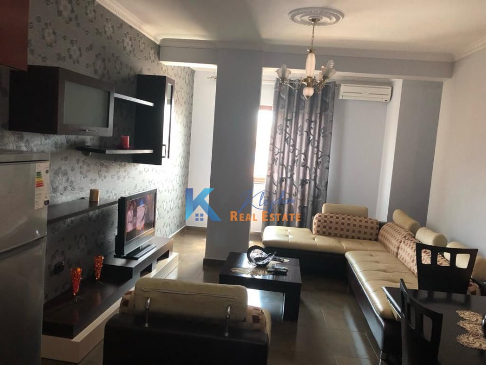 Tirane, jepet me qera apartament 2+1 Kati 5, 90 m² (Ne rrugen e Dibres, afer Alba Home)