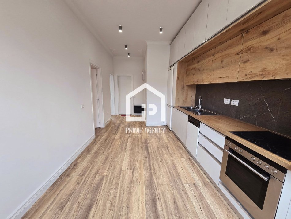 JEPET ME QERA: APARTAMENT 2+1 / Rruga Kavajës/ Përballë Bllokut të Ambasadave