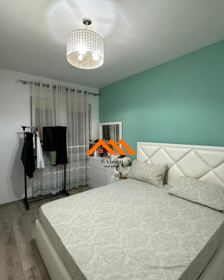 Durres, jepet me qera apartament 1+1+Ballkon Kati 4, 400 € (te ish rajoni i policise)