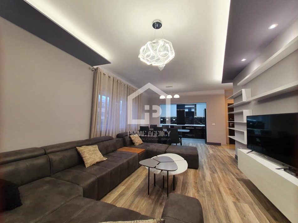 SHITET : APARTAMENT 3+1+ Post parkimi / Rezidenca TOUCH OF SUN/ ZONA TEGUT