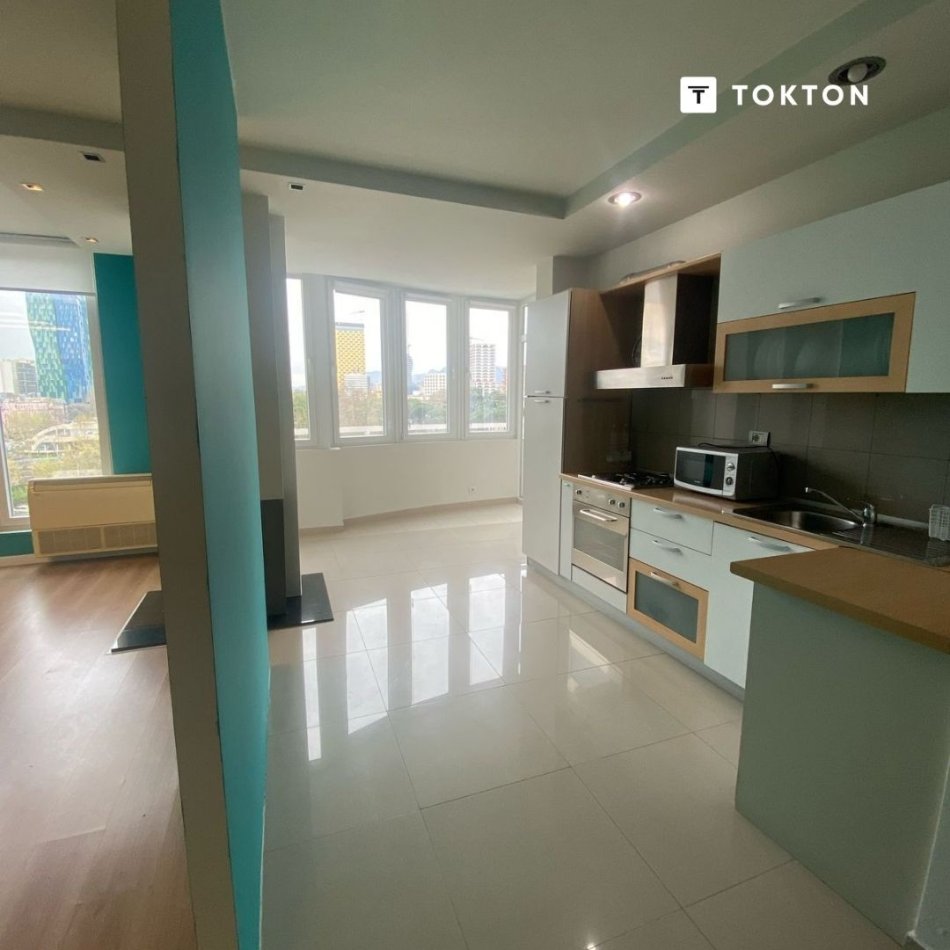 Tirane, jepet me qera ambjent biznesi Kati 4, 110 m² 1.200 € (Piramida, Tiranë, TT 1940)