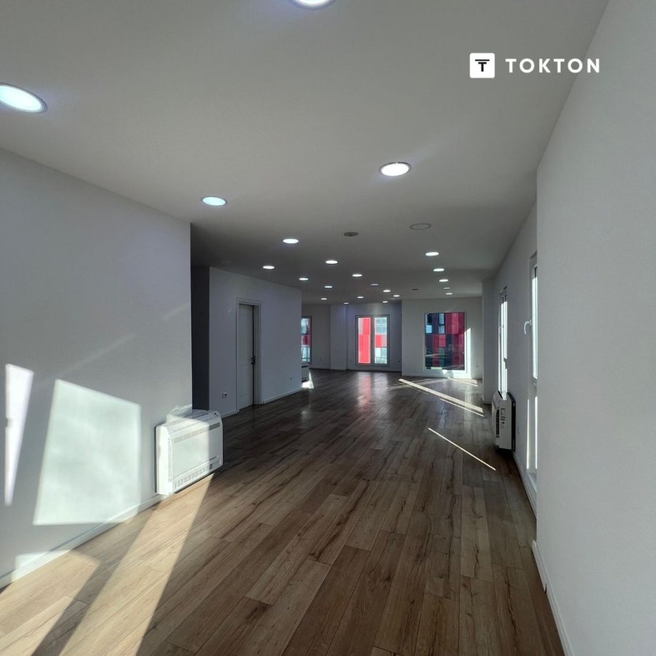 Tirane, jepet me qera ambjent biznesi Kati 2, 120 m² 2.300 € (Rruga e Elbasanit, Tiranë, TT 1953)
