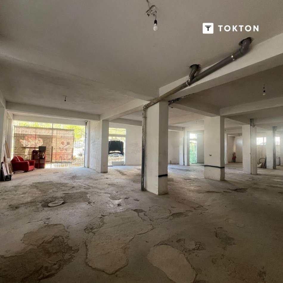Tirane, jepet me qera ambjent biznesi Kati -1, 380 m² 800 € (Rruga e Thesarit, Fresku, Tiranë, TT 1959)