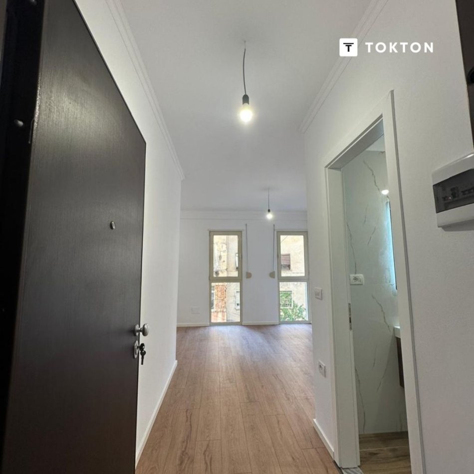 Tirane, shitet apartament 1+1 Kati 2, 43 m² 120.000 € (Rruga Mine Peza, pranë Prokurorisë së Tiranës, Tiranë, TT 1975)