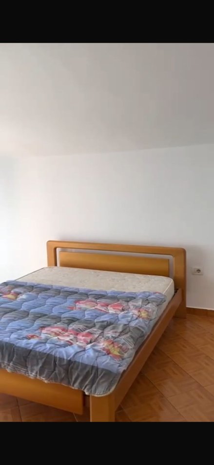 Tirane, jepet me qera apartament 2+1+Ballkon Kati 3, 80 m² 380 € (LAPRAKE)