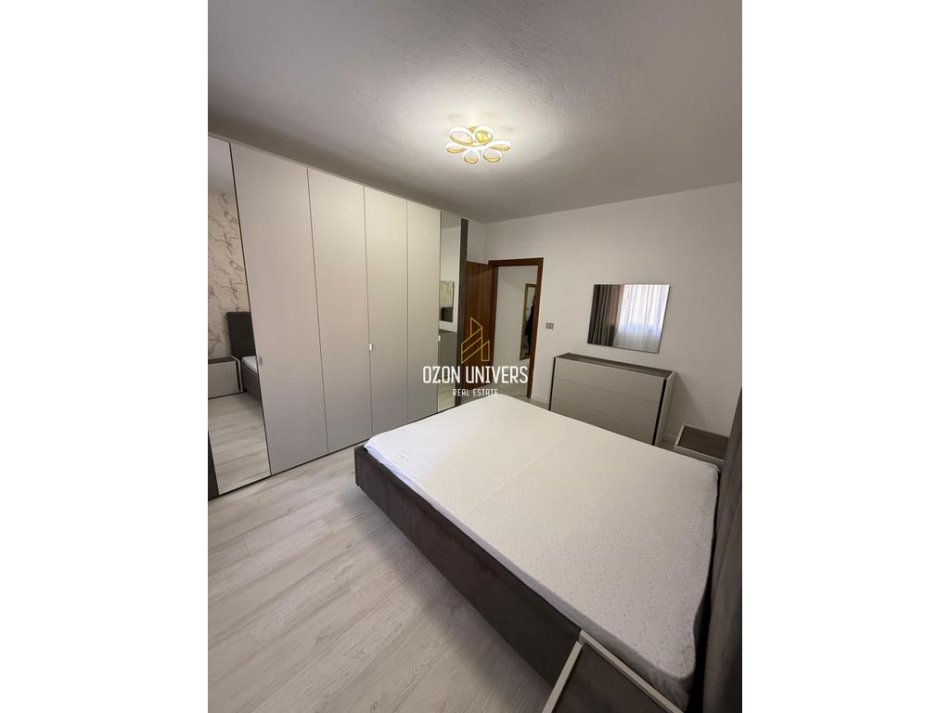 Tirane, jepet me qera apartament 1+1 Kati 3, 65 m² 600 € (Komuna e Parisit!)