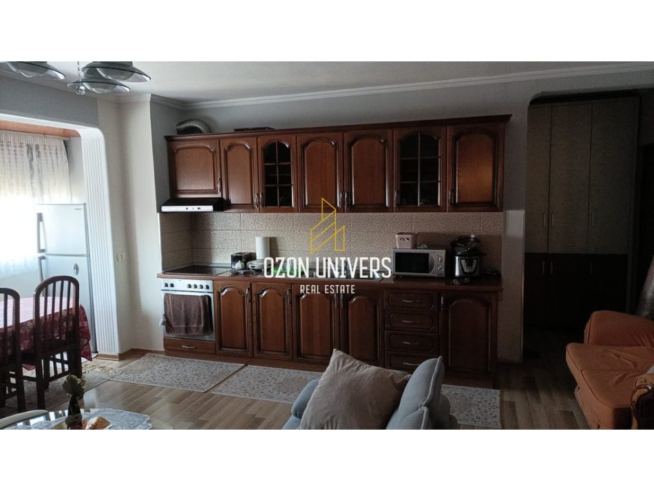 Tirane, jepet me qera apartament 2+1+Ballkon Kati 7, 80 m² 700 € (ish Fusha e Aviacionit)