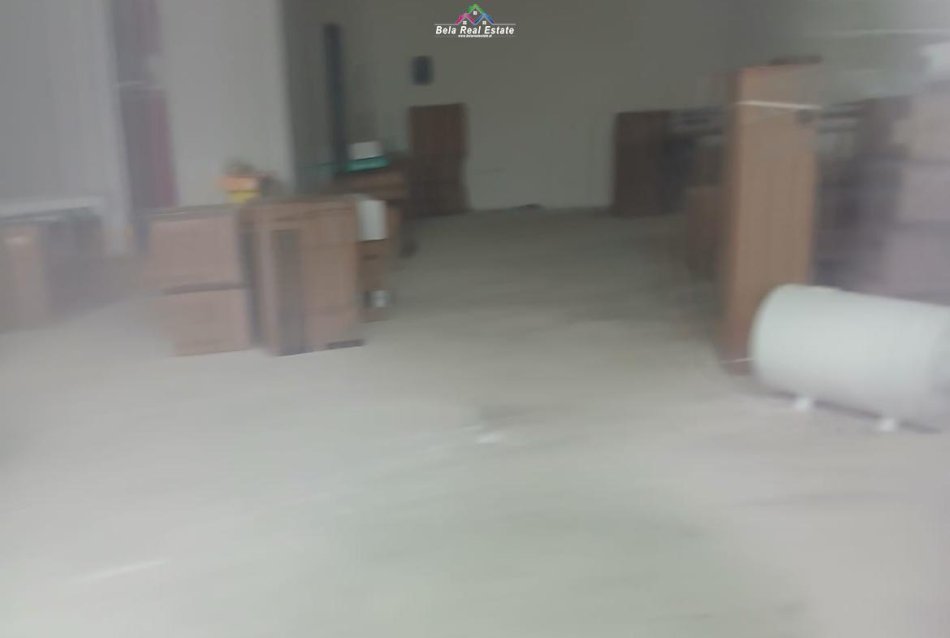 Tirane, jepet me qera zyre Kati 0, 80 m² 2.200 € (Rruga Dritan Hoxha)