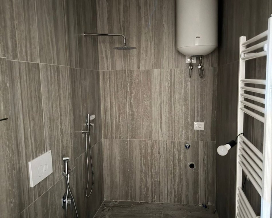 Tirane, jepet me qera zyre Kati 1, 48 m² 700 € (Rruga Islam Alla)