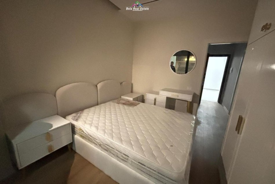 Tirane, jepet me qera apartament 1+1 Kati 1, 65 m² 600 € (Rruga Sadik Petrela)
