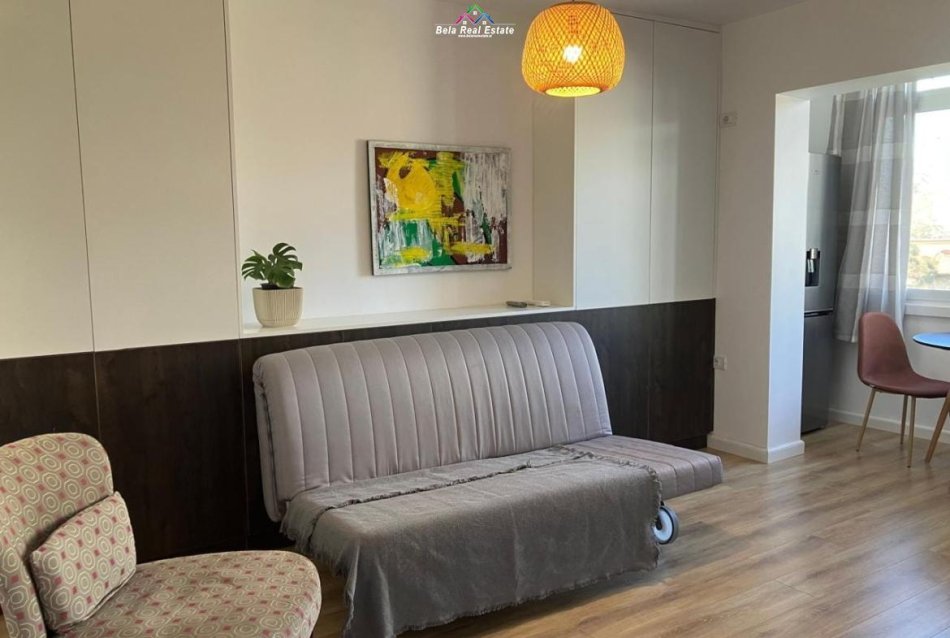 Tirane, jepet me qera apartament 1+1 Kati 4, 32 m² 510 € (Qender)