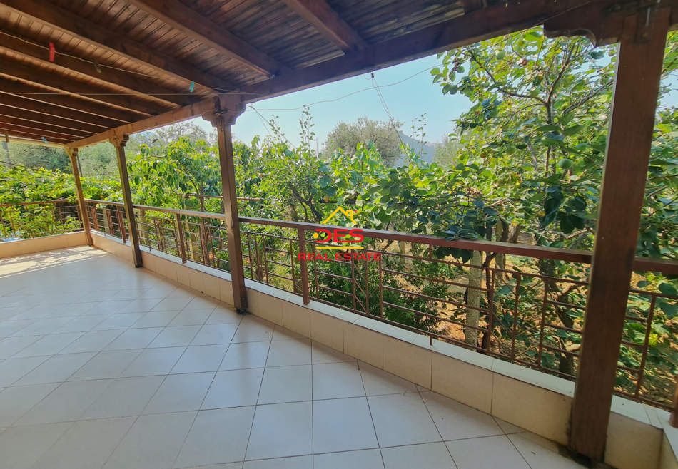Himare, shitet shtepi 2+1+Ballkon Kati 1, 300 m² 290.000 € (Kdhes)