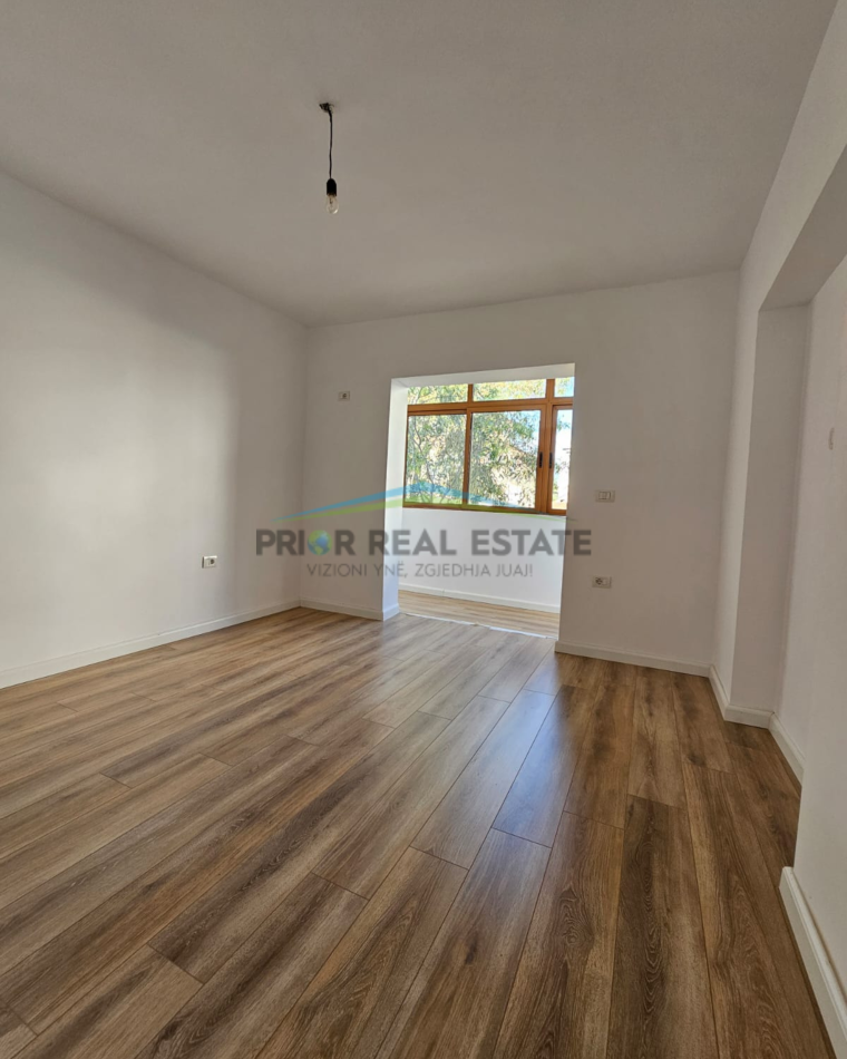 Tirane, shitet apartament 1+1 Kati 5, 44 m² 102.000 € (21 Dhjetori)