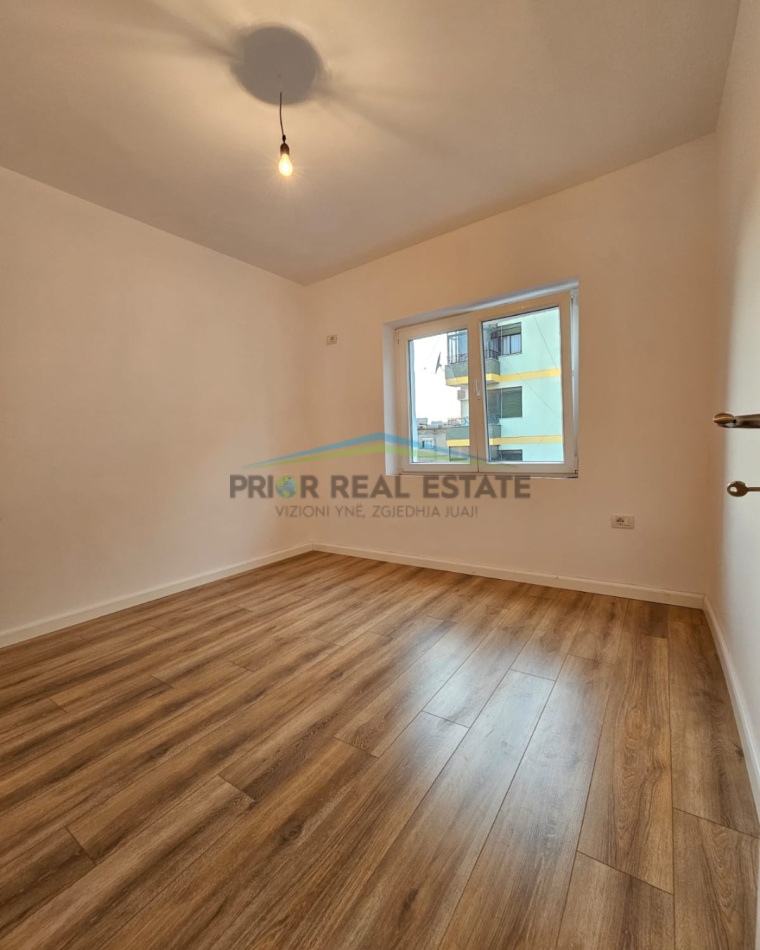 Tirane, shitet apartament 1+1 Kati 5, 42 m² 102.000 € (21 Dhjetori)