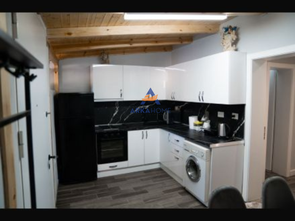 Tirane, jepet me qera apartament 2+1+Ballkon Kati 0, 600 m² 600 € (NDRICIM NATYRAL GJATE DITES •RRUGA E KAVAJES PRANE SQUARE 21)